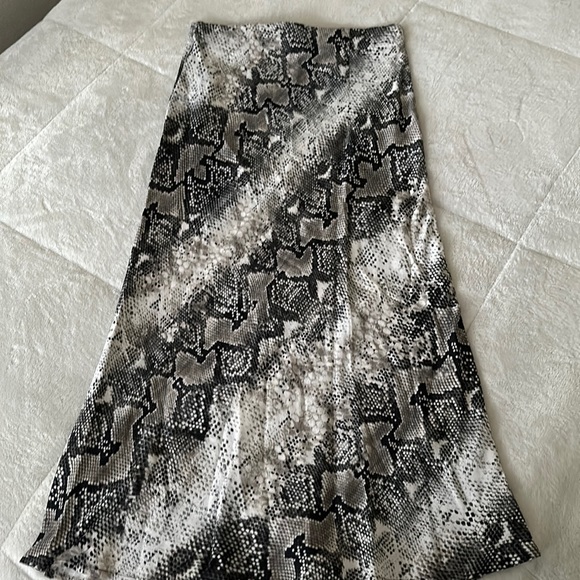 NWT Sanctuary | Snakeskin Midi Skirt | XS - Picture 4 of 6